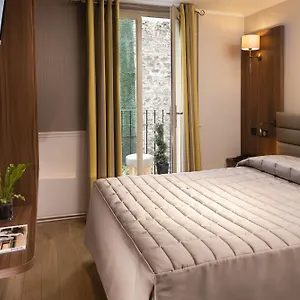 Hotel De La Tour Eiffel **