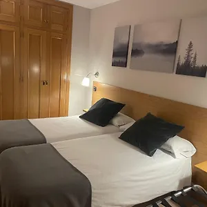 aparthotel-el-serch.andorra-la-vella-hotels.net/