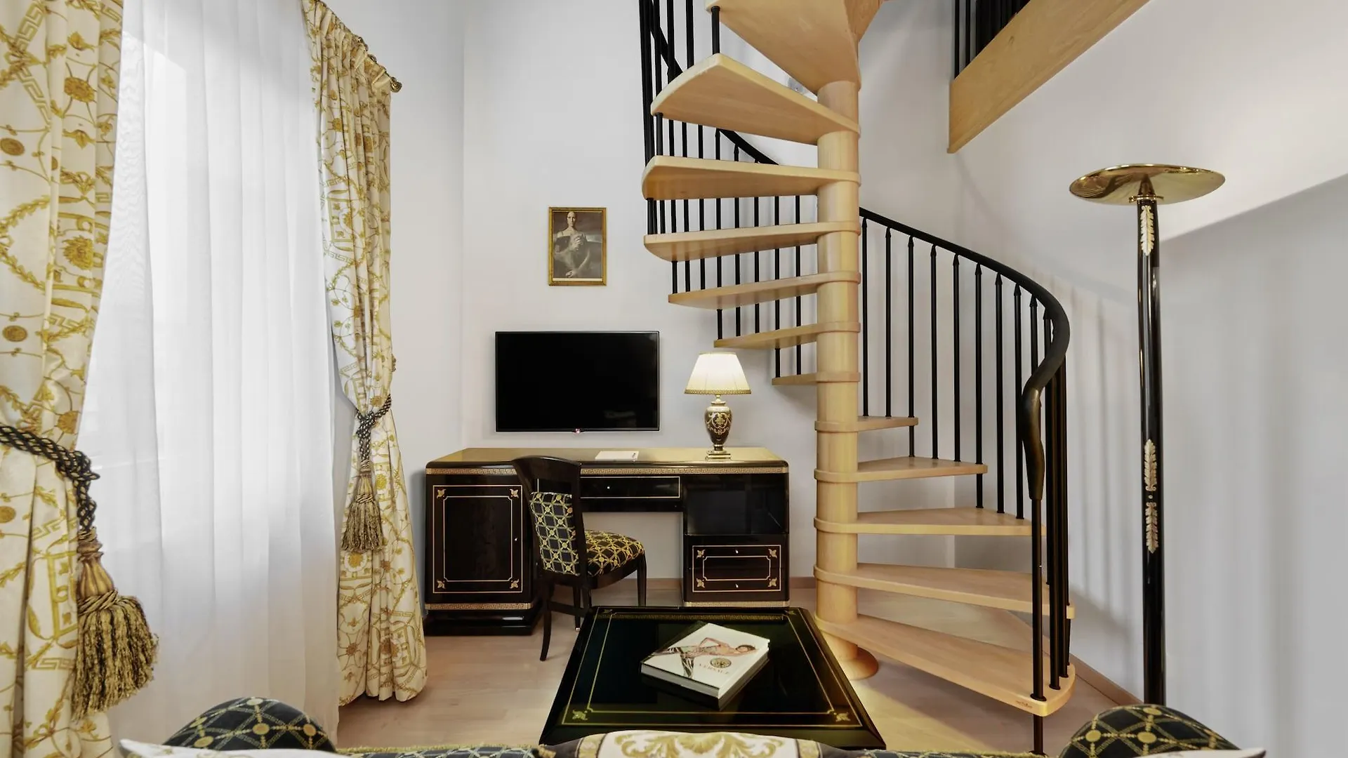 Hotel Schwarzer Adler Innsbruck 4*,  Áustria