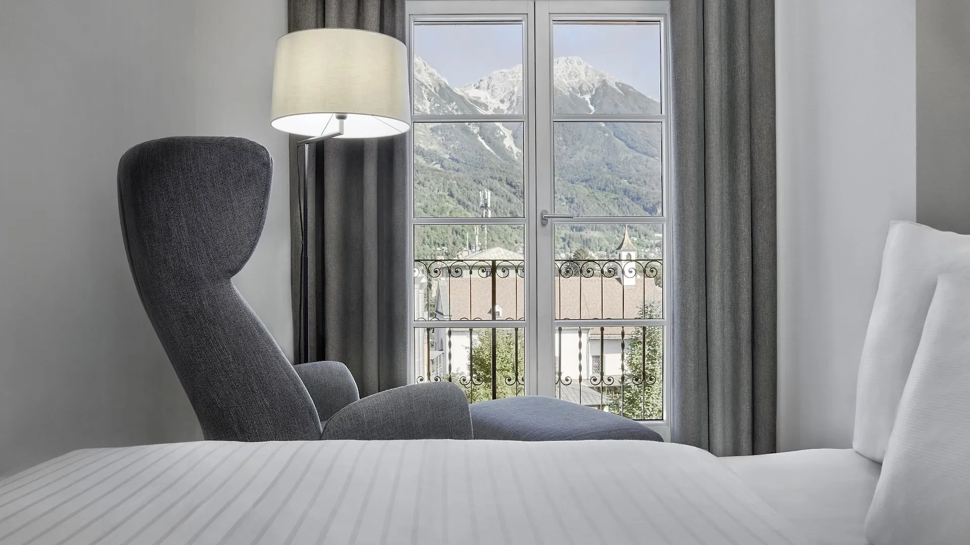 Hotel Schwarzer Adler Innsbruck 4*,  Áustria