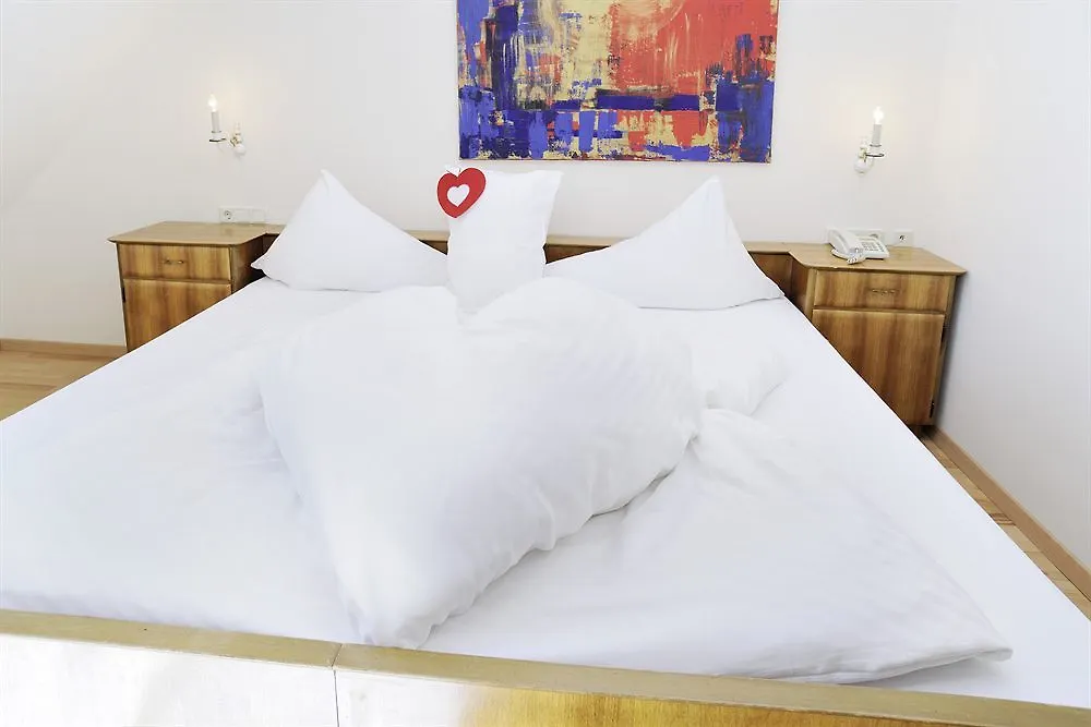 Hotel Schwarzer Adler Innsbruck 4*,