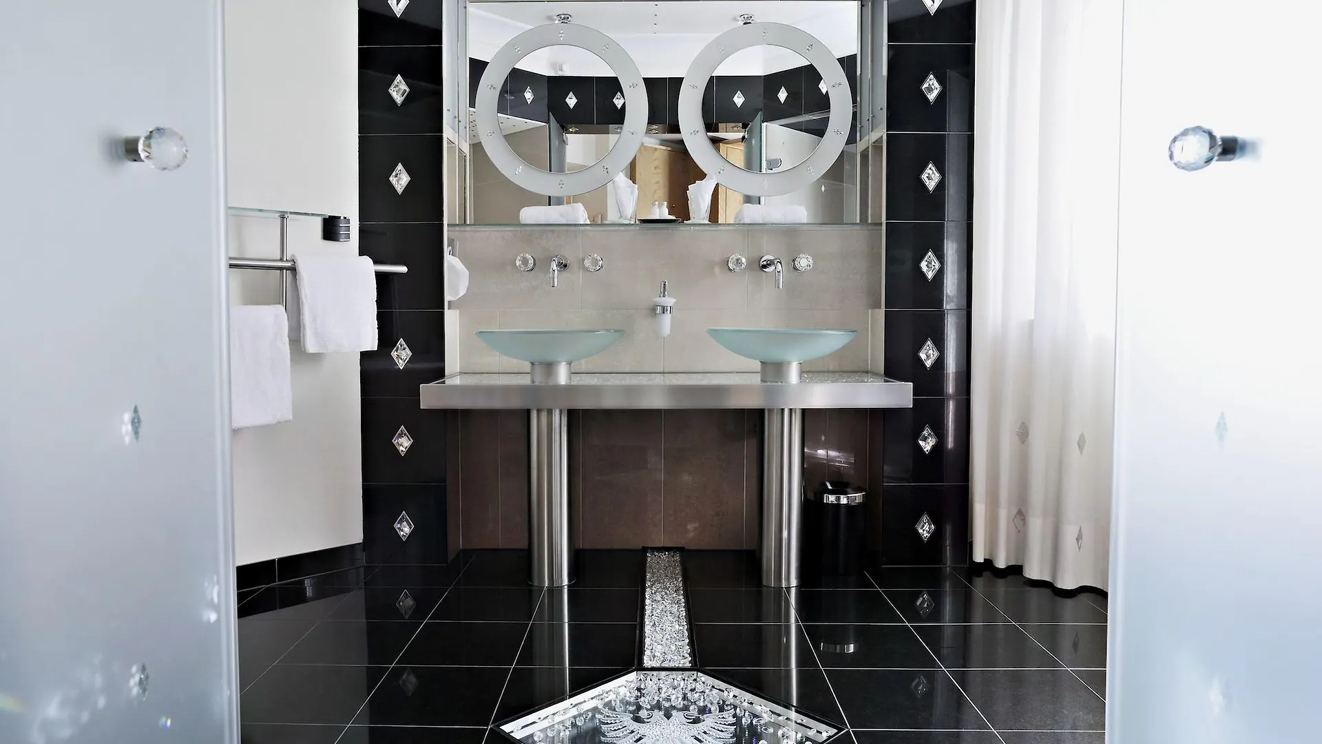Hotel Schwarzer Adler Инсбрук